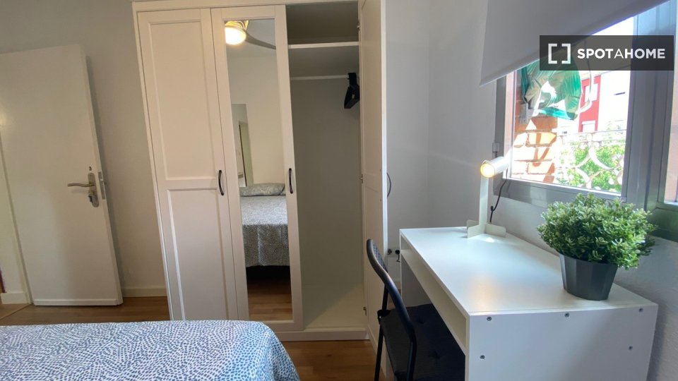 Double room Madrid, 3 beds — photo 16