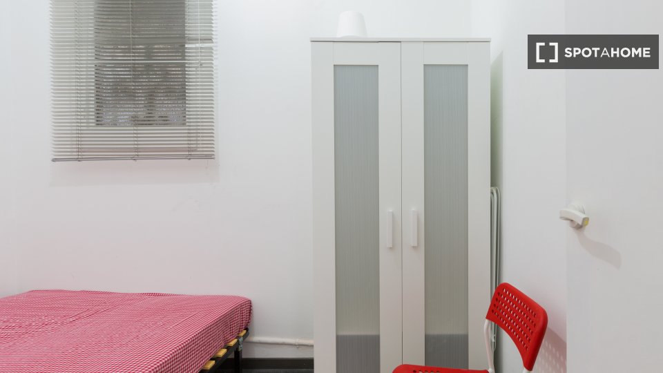 Double room Barcelona, 9 beds, 175m² — photo 11