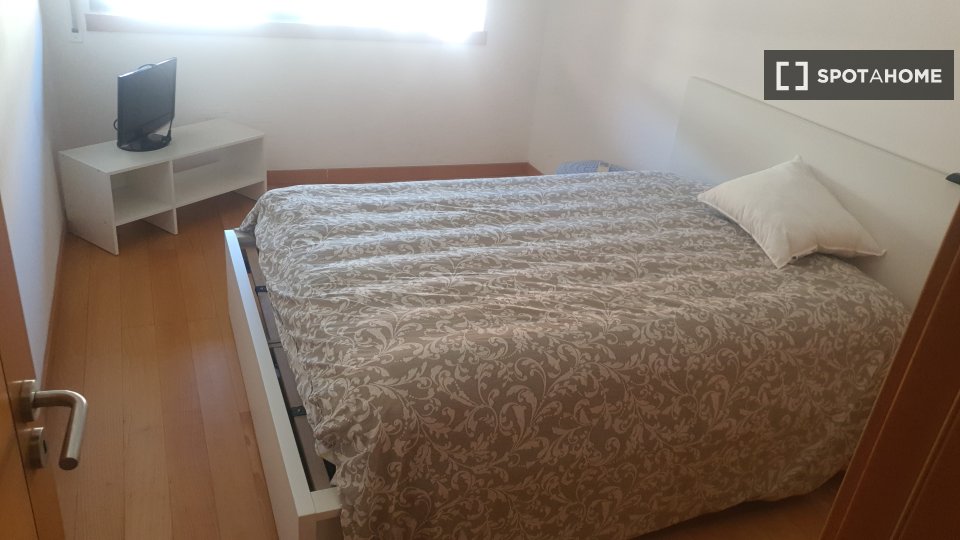 Double room Lisbon, 3 beds, 130m² — photo 10