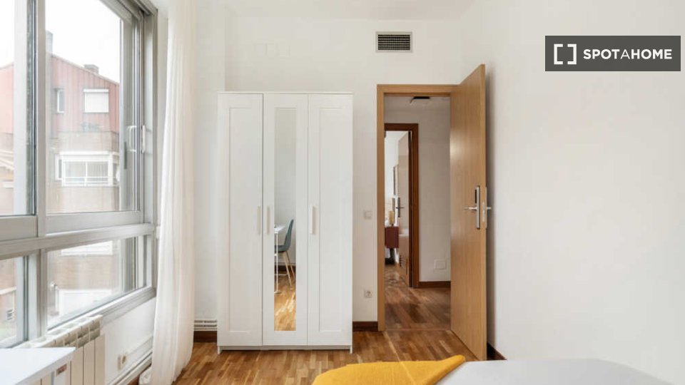 Double room Madrid, 10 beds — photo 21