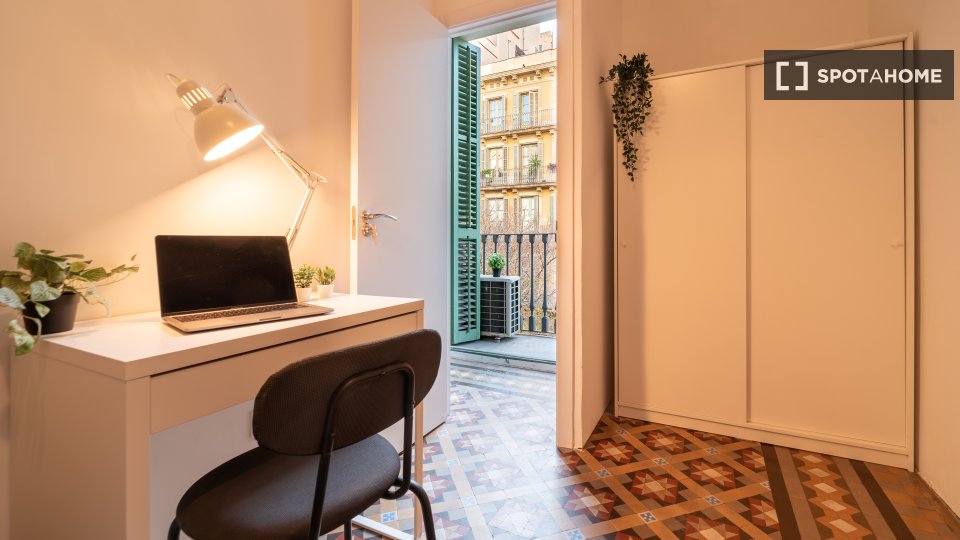 Double room Barcelona, 7 beds, 200m² — photo 13