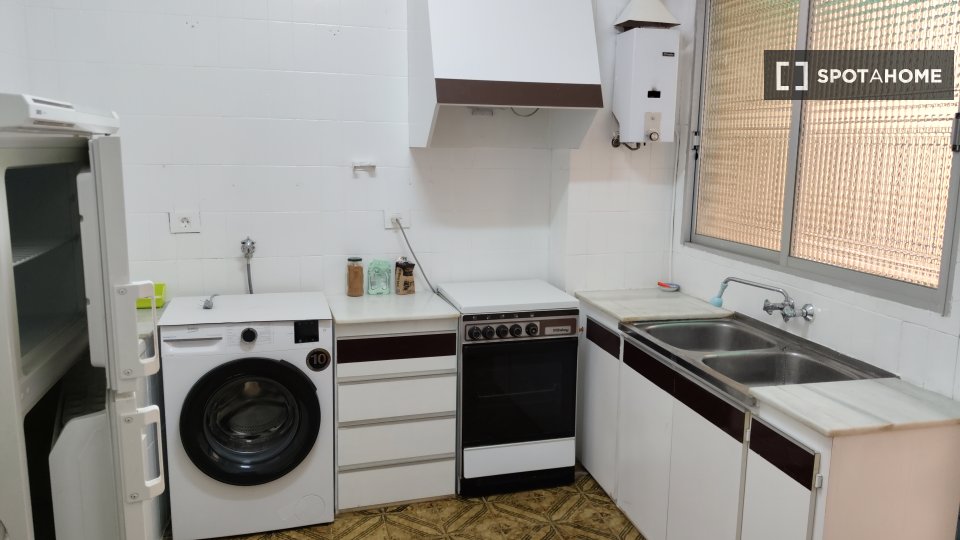 Apartment Valencia, 4 beds, 111m² — photo 9