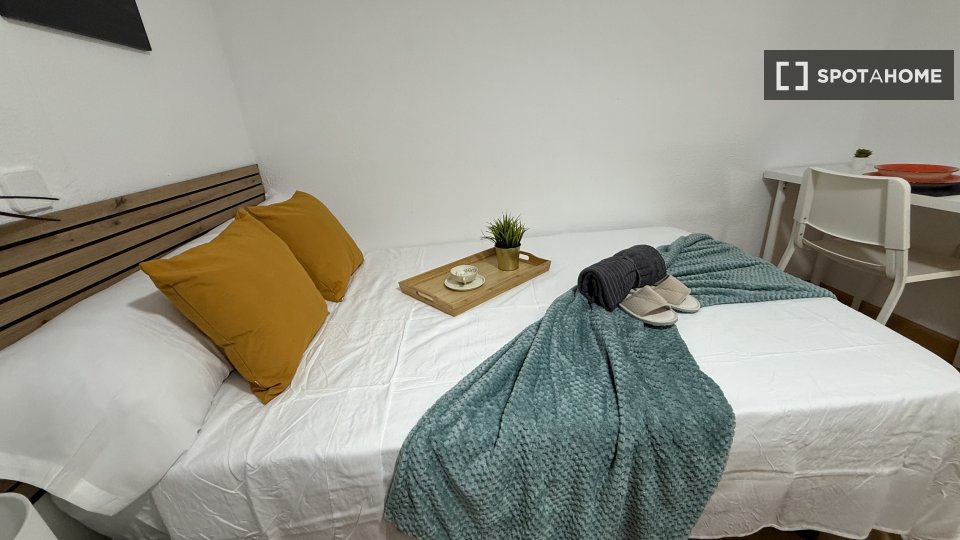 Double room Madrid, 6 beds — photo 6