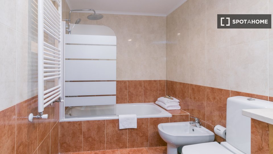 Apartment Lisbon, 2 beds, 100m² — photo 7