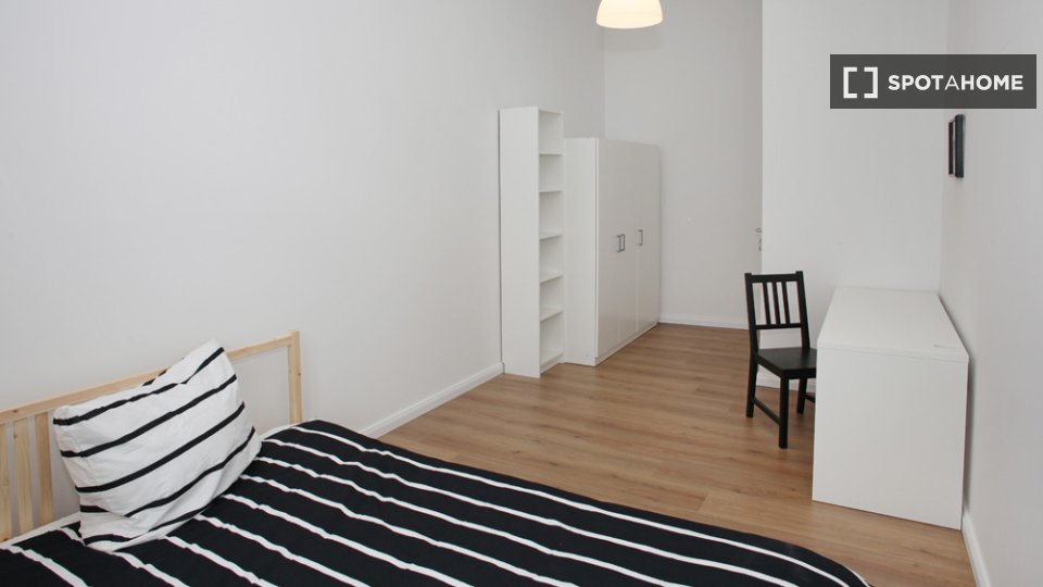 Double room Berlin, 4 beds, 90m² — photo 14