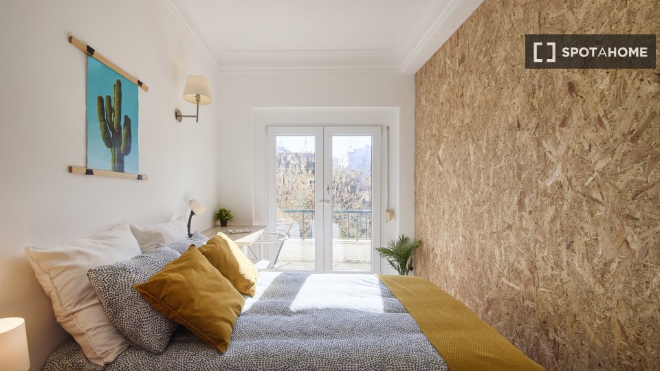Double room Lisbon, 5 beds — photo 12