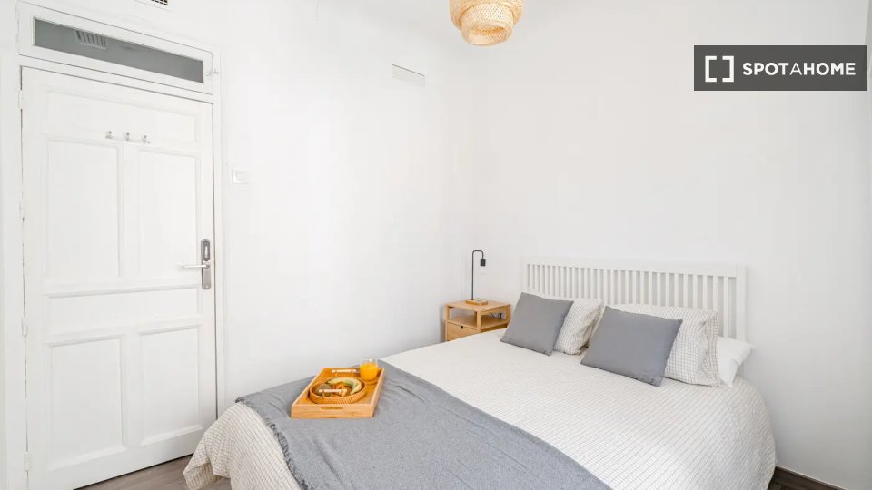Double room Madrid, 5 beds — photo 6