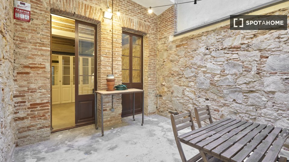 Apartment Barcelona, 1 bed, 83m² — photo 17