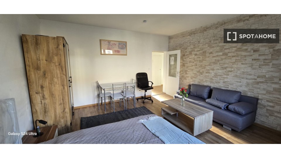 Double room Berlin, 2 beds, 60m² — photo 17
