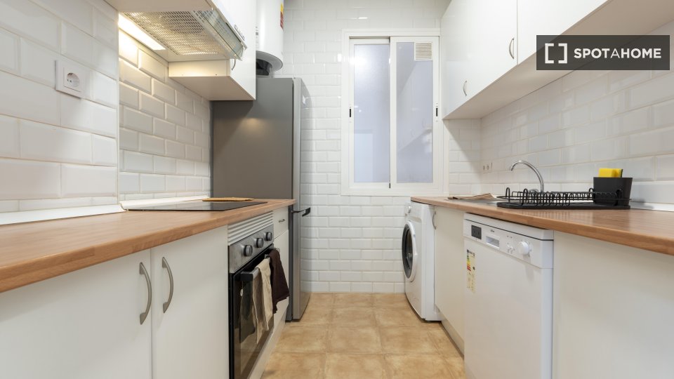 Double room Madrid, 4 beds — photo 14