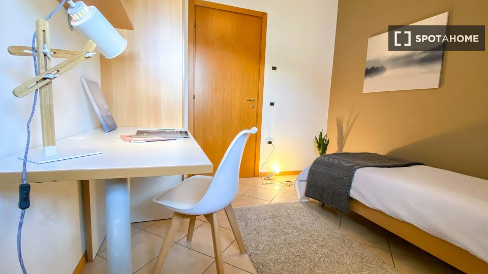 Double room Trento, 3 beds — photo 1