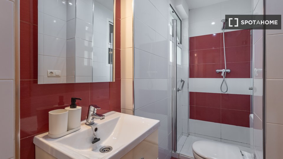 Double room Granada, 6 beds — photo 17