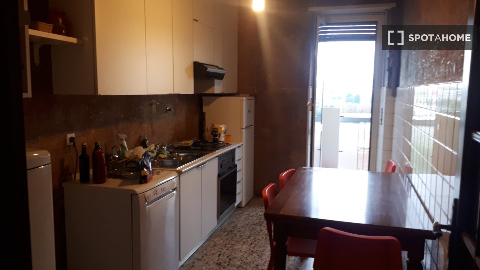 Double room Turin, 4 beds, 122m² — photo 13