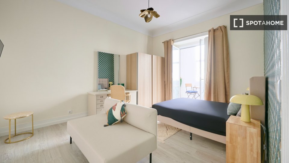 Double room Lisbon, 5 beds — photo 27