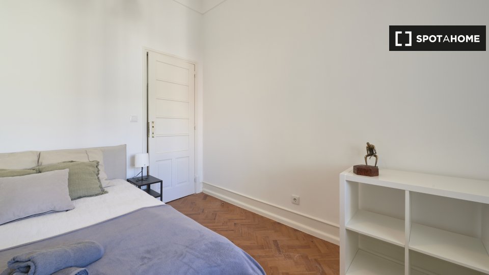Double room Lisbon, 12 beds — photo 8