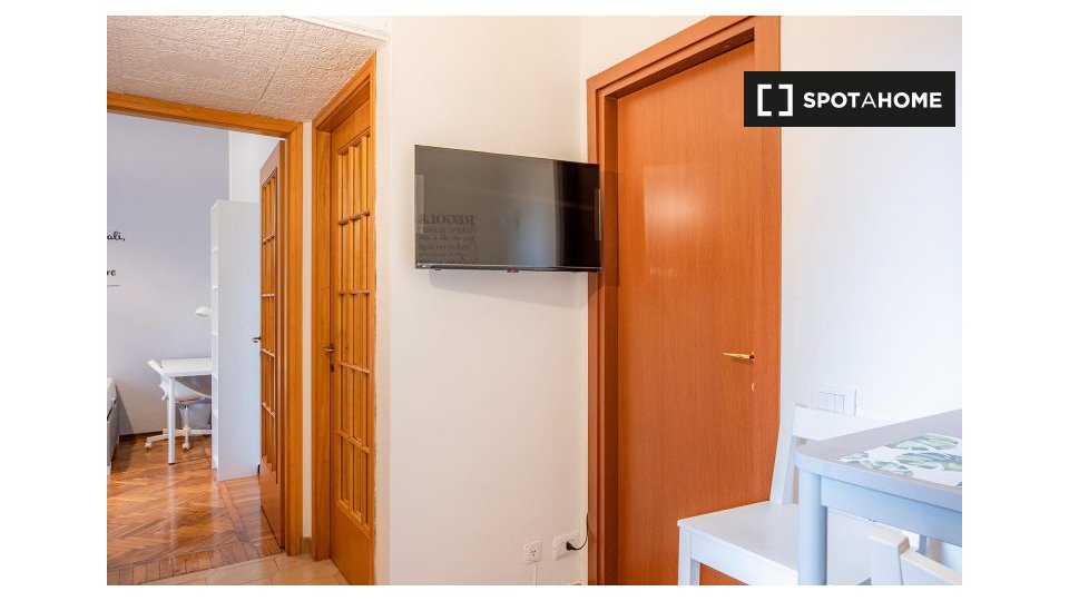 Double room Milan, 3 beds, 70m² — photo 13