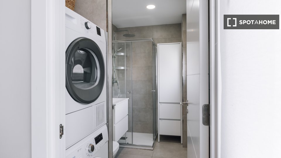 Double room Barcelona, 2 beds, 65m² — photo 18