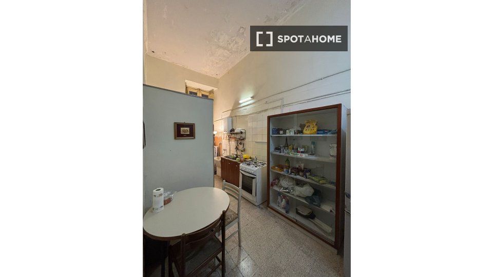 Double room Naples, 2 beds — photo 7