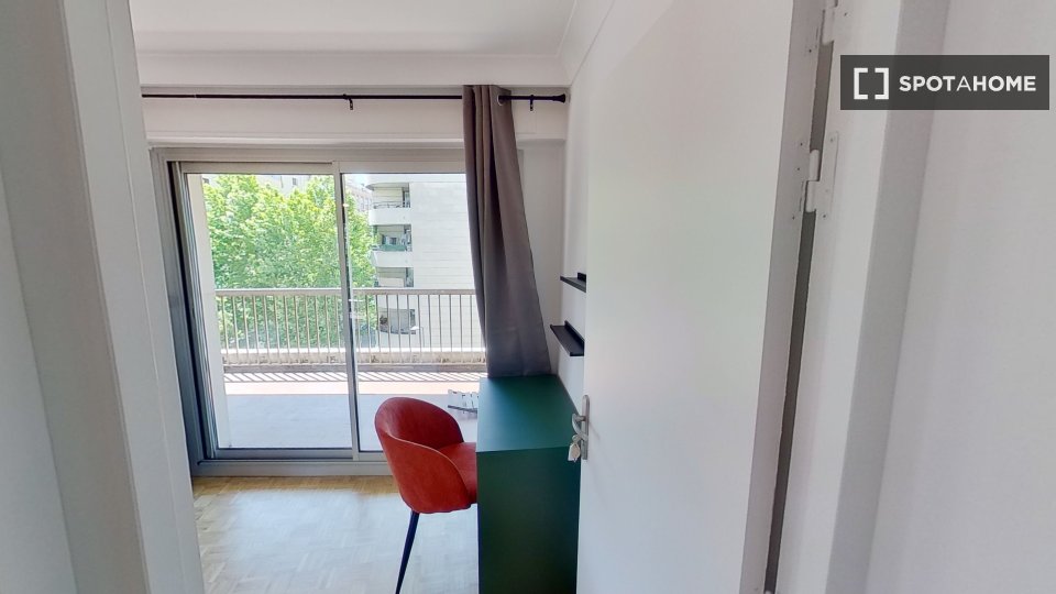 Double room Marseille, 15 beds — photo 9