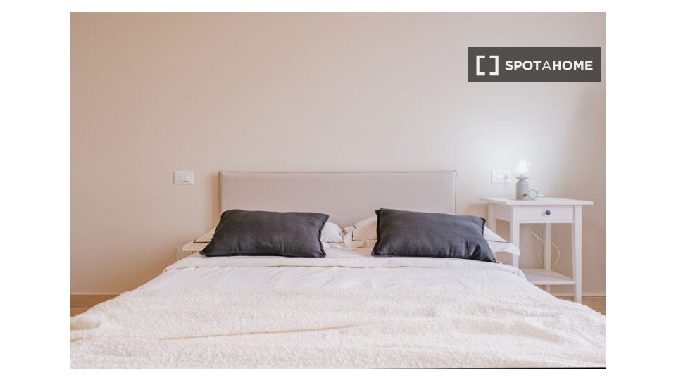 Double room Milan, 2 beds — photo 7