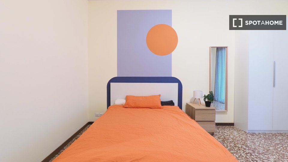 Double room Milan, 2 beds — photo 7