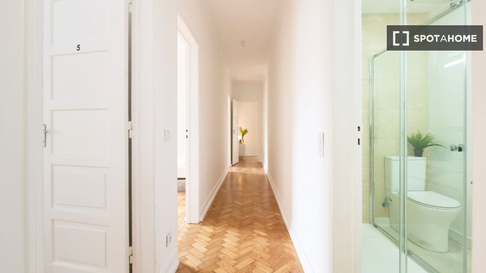 Double room Lisbon, 7 beds — photo 39
