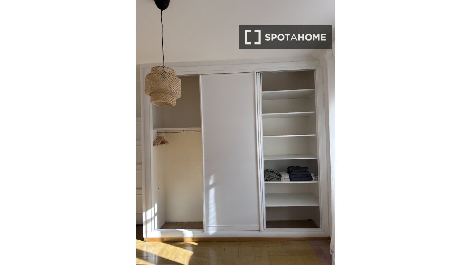 Double room Madrid, 5 beds — photo 6