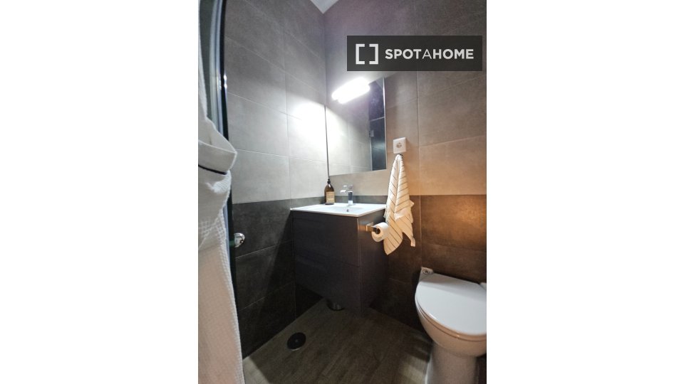 Apartment Madrid, 4 beds, 105m² — photo 3