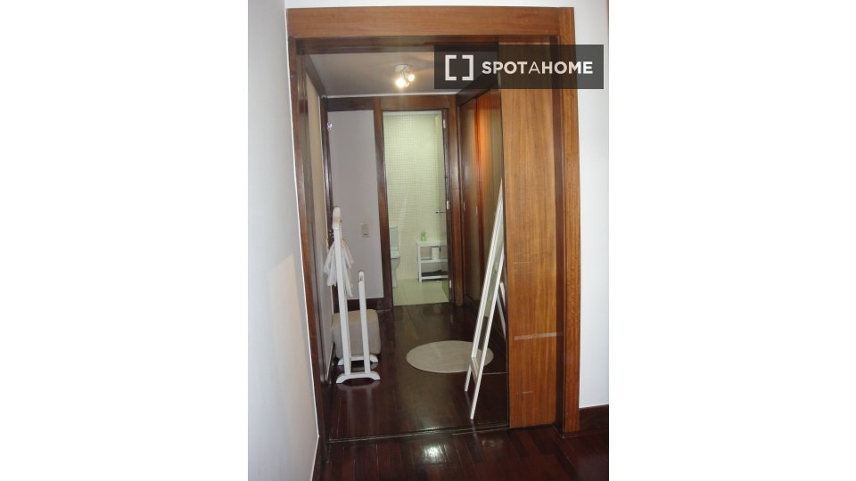 Double room Lisbon, 1 bed, 20m² — photo 6