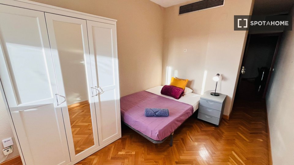Double room Madrid, 5 beds — photo 38