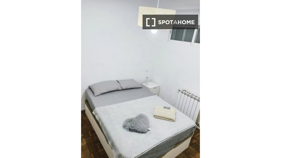 Double room Madrid, 4 beds, 60m² — photo 10