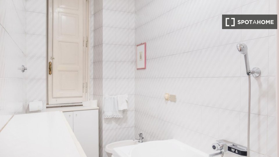 Double room Rome, 4 beds — photo 10