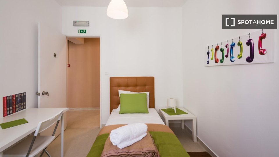 Double room Lisbon, 20 beds — photo 20
