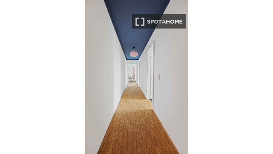 Double room Munich, 4 beds, 97m² — photo 17