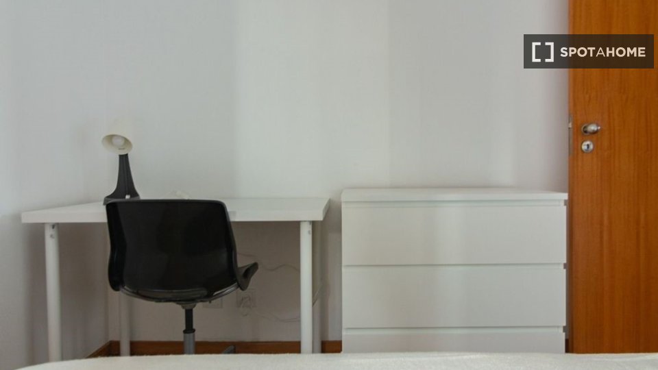 Double room Porto, 5 beds, 100m² — photo 1