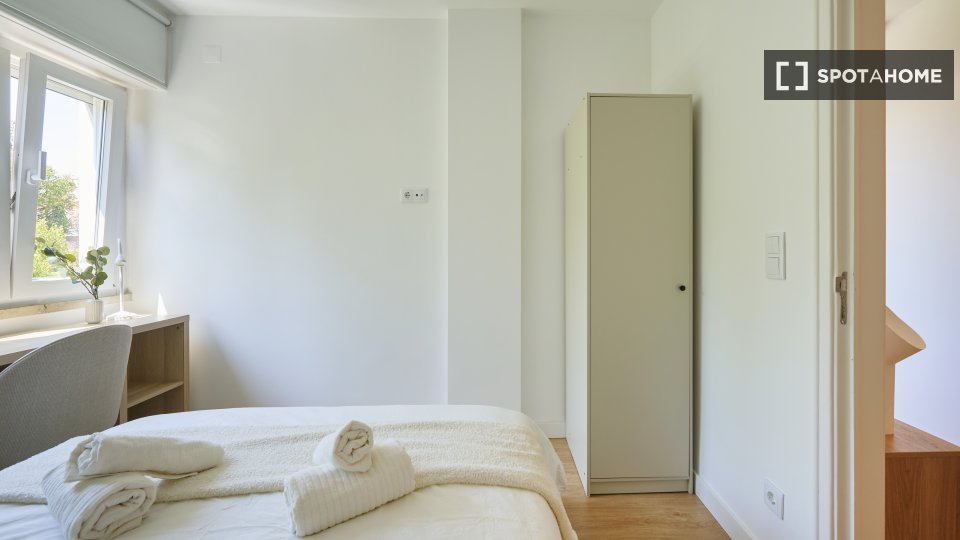 Double room Lisbon, 4 beds — photo 18