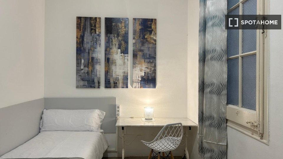 Double room Barcelona, 8 beds — photo 44