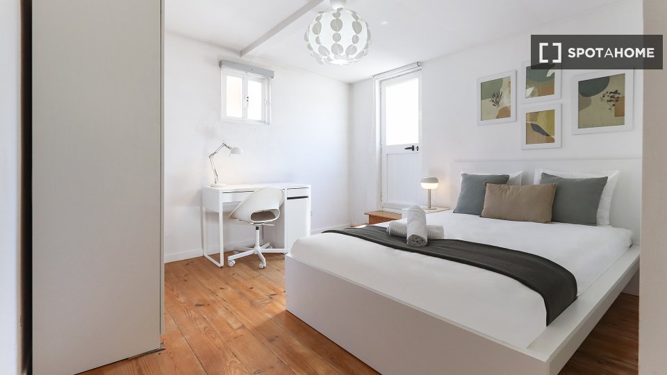 Double room Lisbon, 6 beds — photo 5