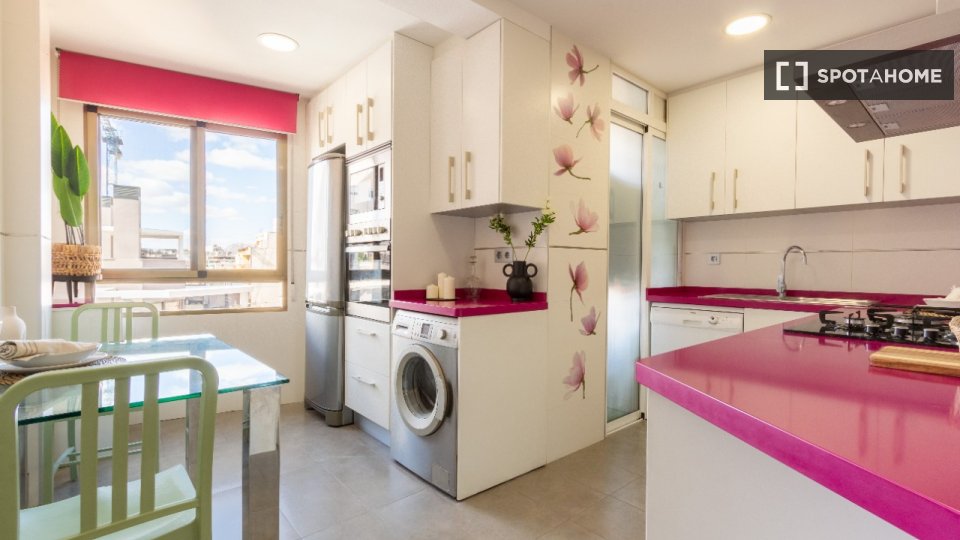Double room Alicante, 7 beds, 150m² — photo 6
