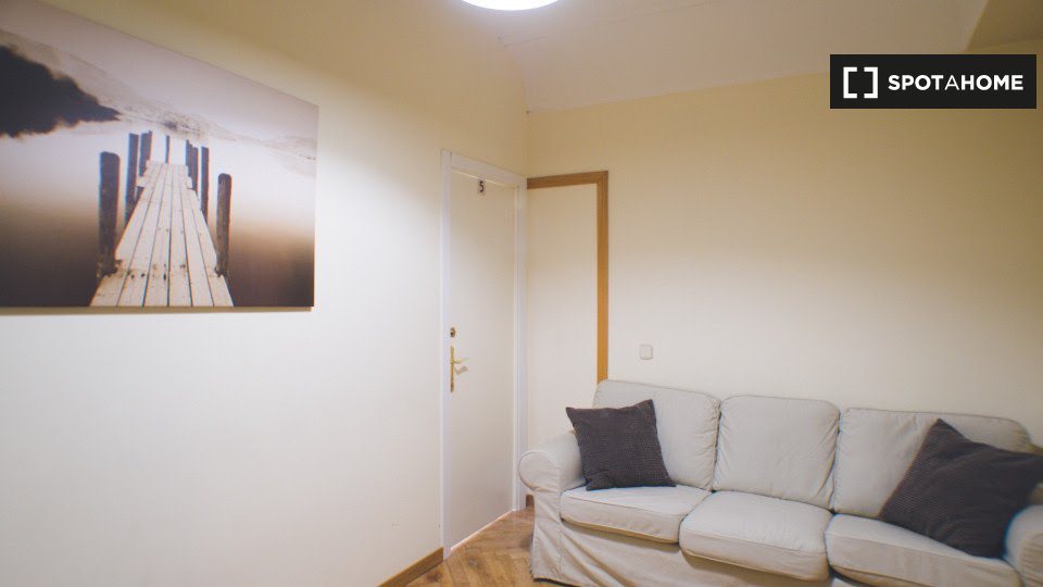 Double room Madrid, 6 beds, 140m² — photo 4