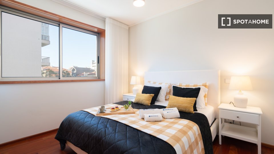 Apartment Porto, 4 beds, 80m² — photo 4