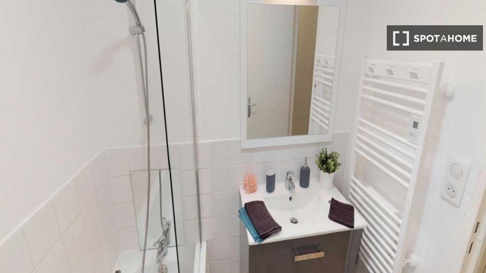 Double room Lille, 3 beds, 70m² — photo 4