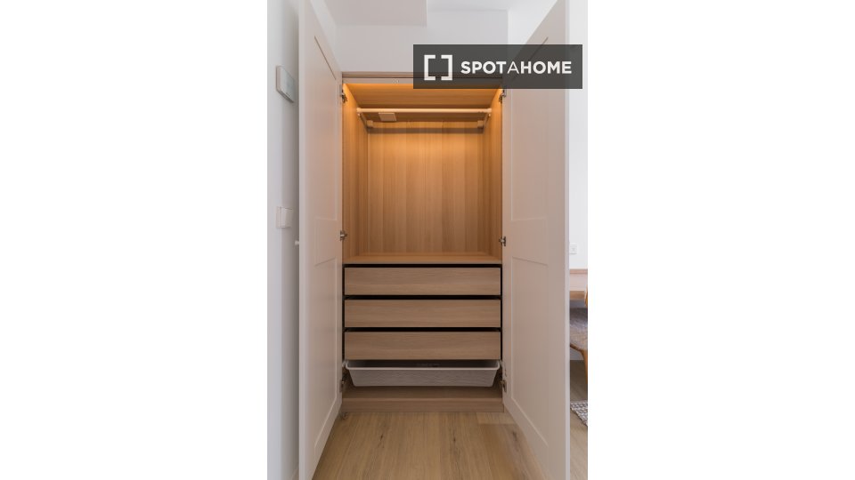 Double room Madrid, 6 beds — photo 7