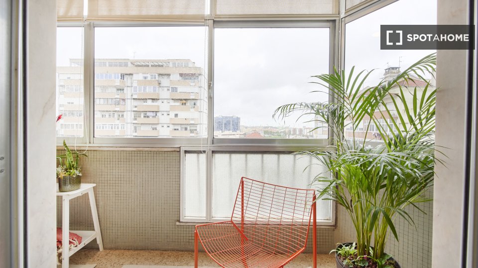Double room Lisbon, 4 beds — photo 11