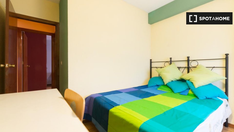 Double room Alcala_De_Henares, 6 beds, 150m² — photo 1