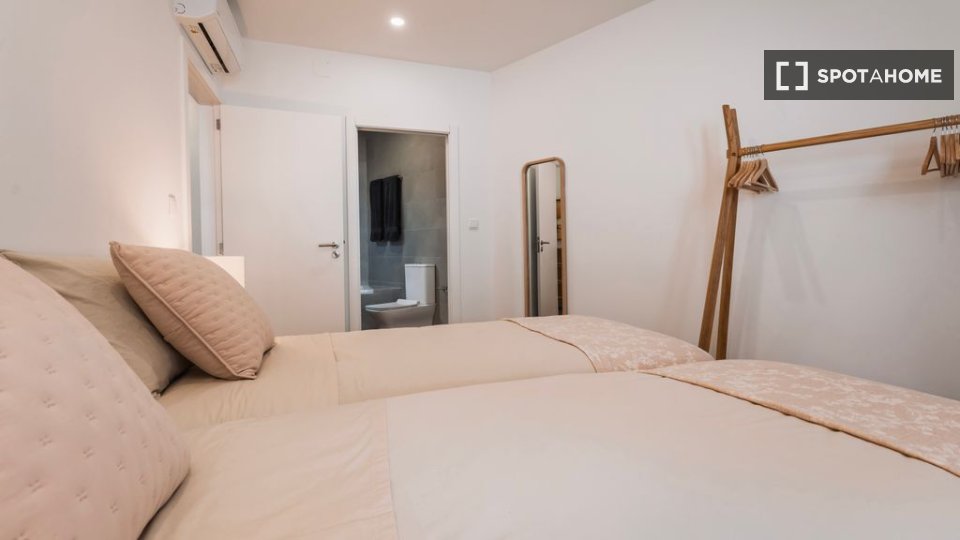Apartment Lisbon, 2 beds — photo 14
