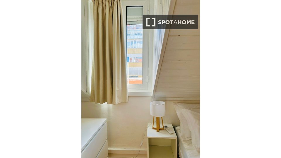 Apartment Lisbon, 2 beds, 70m² — photo 8