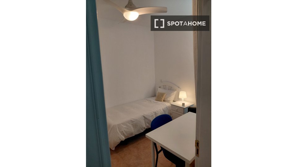 Double room Santa_Cruz_De_Tenerife, 2 beds, 60m² — photo 6