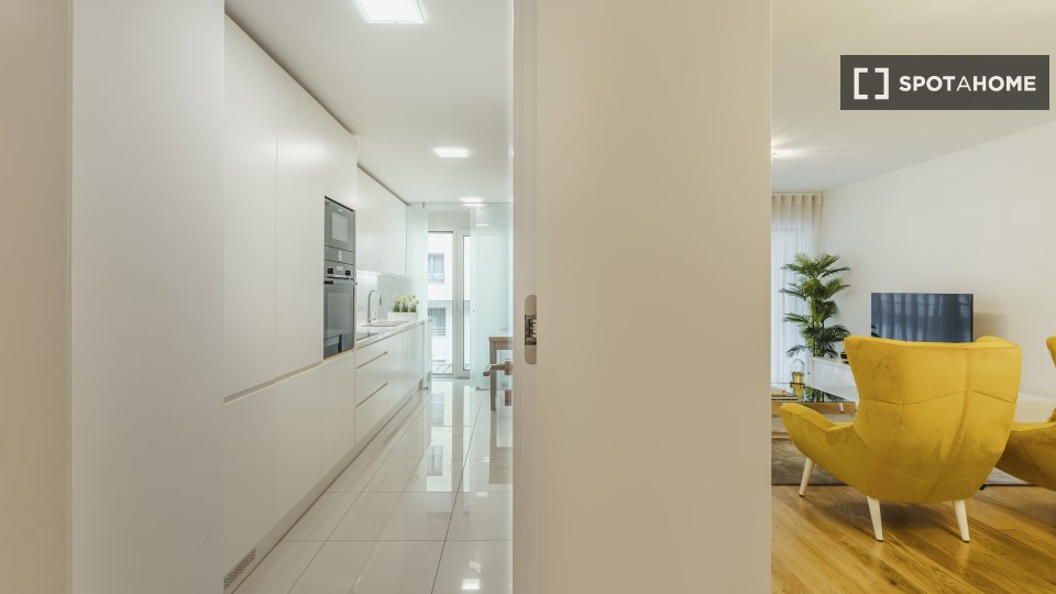 Apartment Lisbon, 3 beds, 133m² — photo 17