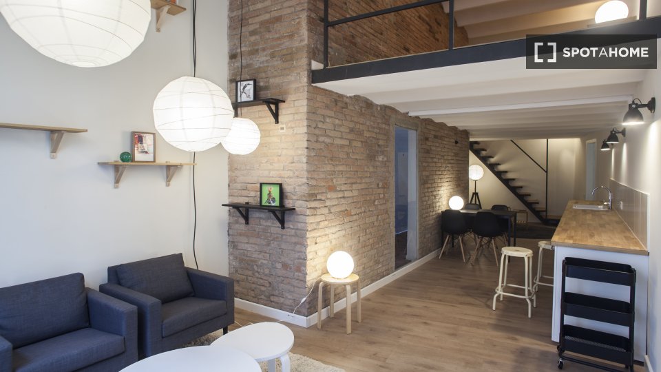 Apartment Barcelona, 1 bed, 85m² — photo 1